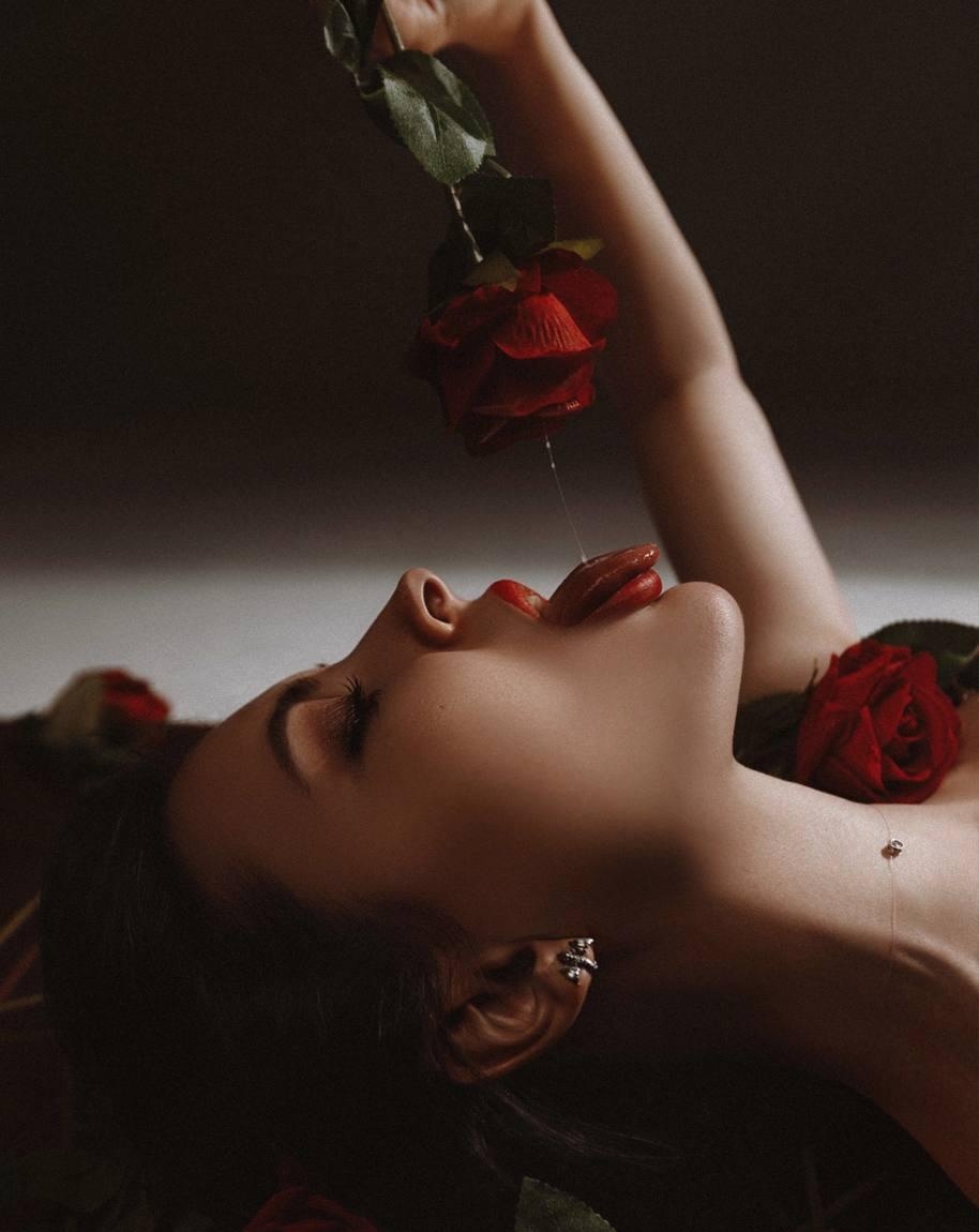 Варечка привлекальеная девушка из Махачкалы цена от 7000 руб