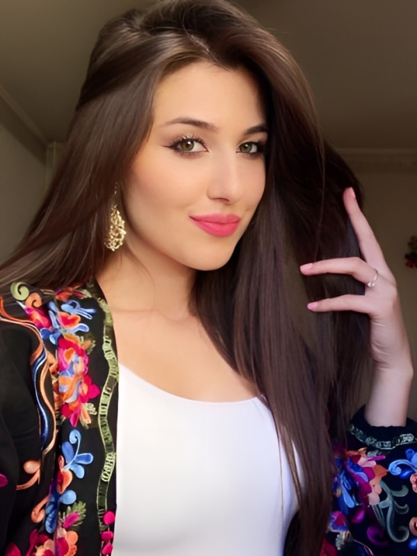 Элеонора привлекательная девушка из Махачкалы цена от 5000 руб