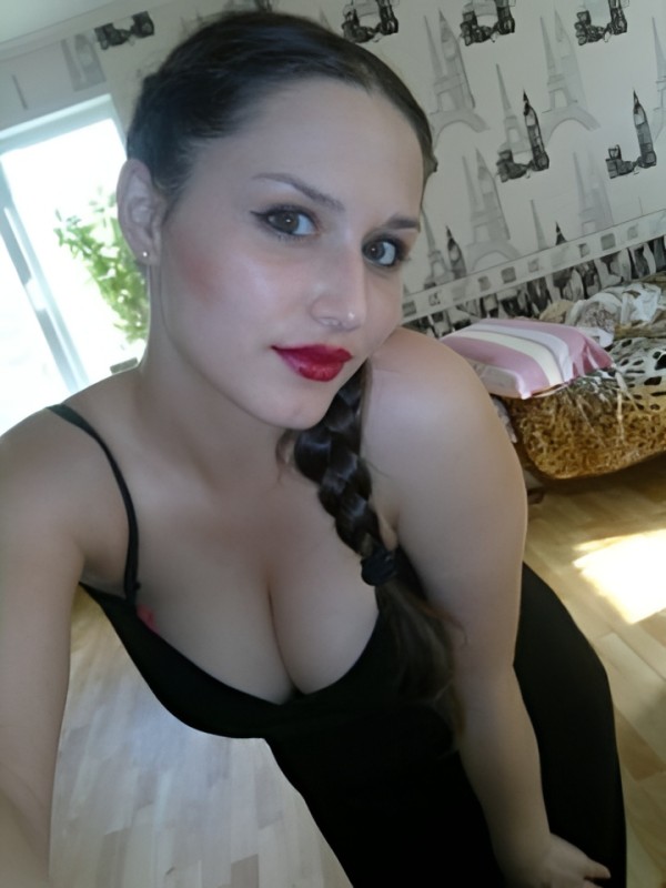 Стелла привлекательная девушка из Махачкалы цена от 10000 руб