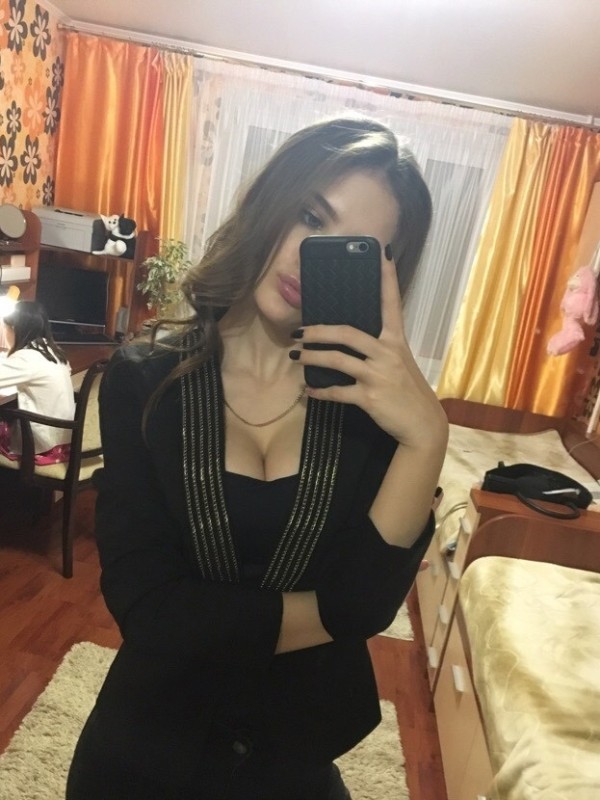 Злата привлекательная девушка из Махачкалы цена от 7000 руб